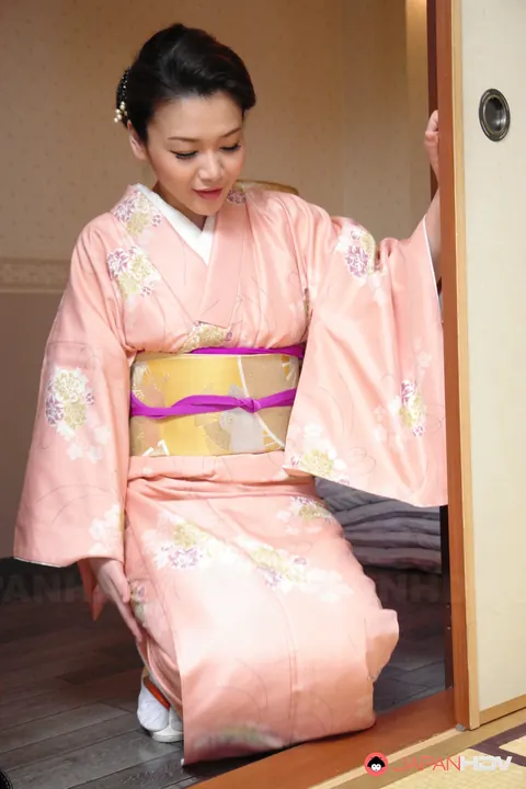 Minako Uchida: Busty Japanese Wife Takes Anal in a Threesome – photo 1 of 20