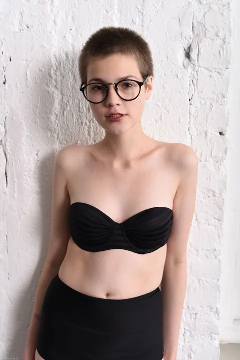 Skinny Brunette with Short Hair and Glasses Strips Nude – photo 5 of 21