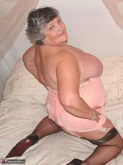 British BBW in Stockings Fucks and Spreads Wide – photo 1 of 20