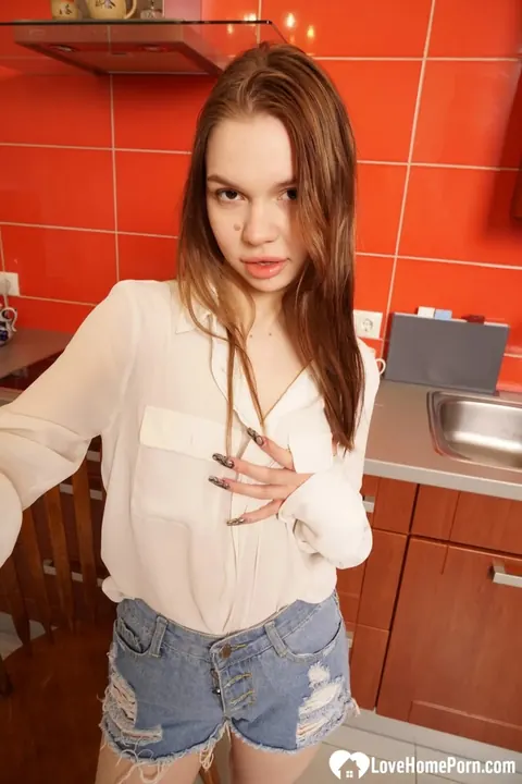 Redhead Strips Out of Her Dress for a Mirror Selfie – photo 16 of 20