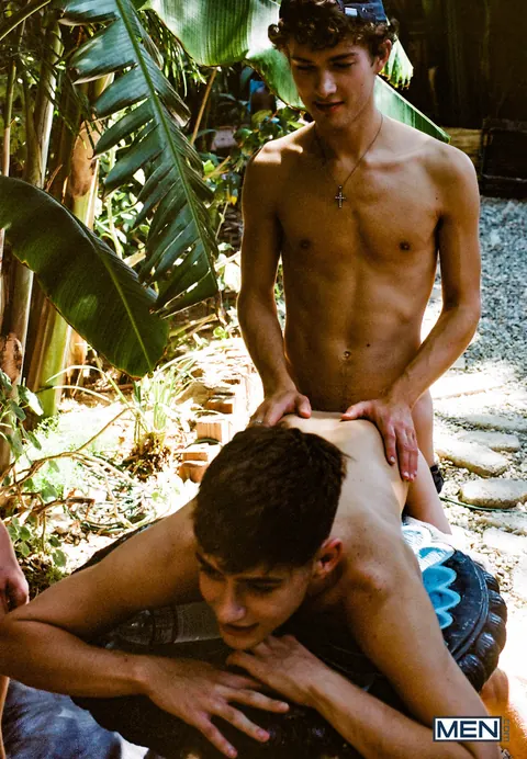Hairy Men Suck Cock, Kiss and Fuck in a Threesome by the River – photo 8 of 19