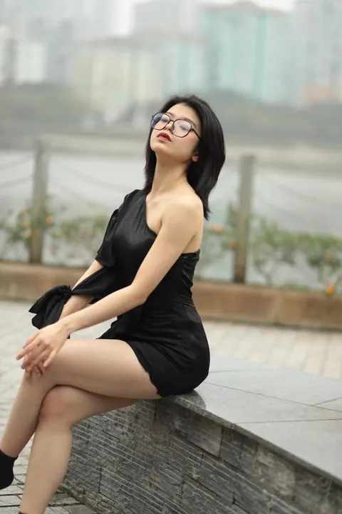 Asian Redhead in Glasses Poses in a Dress – photo 19 of 21