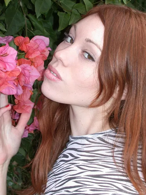 Rose Bud: Redhead Spreads Her Legs in Panties at a Beach Playground – photo 14 of 15