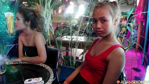 Asian Woman Has Hotel Sex with Her Partner – photo 9 of 21