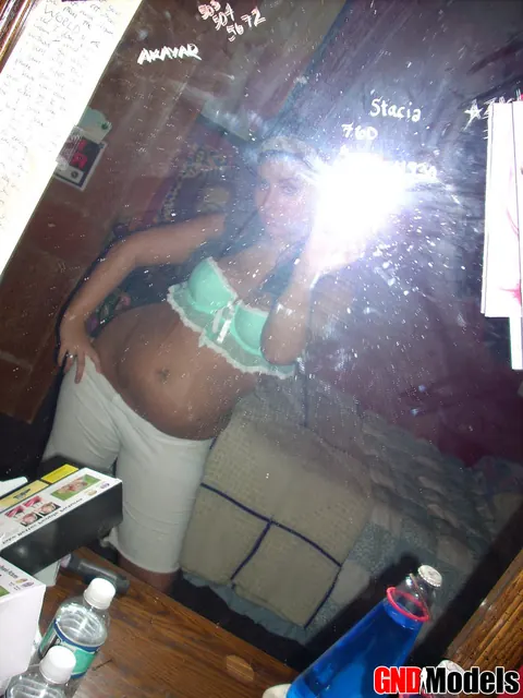 Brunette MILF Models Lingerie in a Selfie – photo 5 of 12
