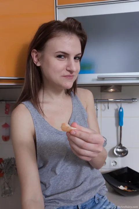 Mila Lee: Petite Russian Redhead Spreads Her Hairy Pussy in the Kitchen – photo 2 of 21