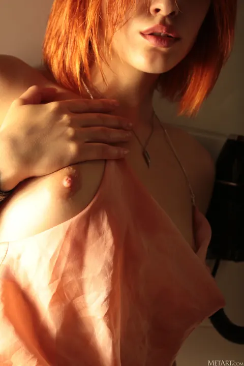 Elfa Floria: Tall Ukrainian Redhead Poses Nude in the Bathroom – photo 2 of 21