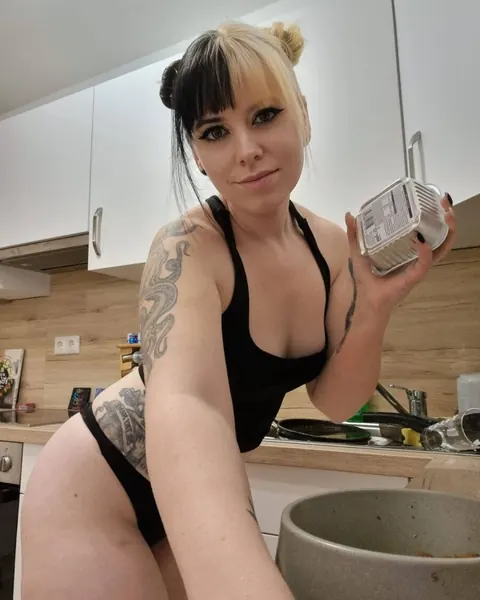 Tattooed Amateur Poses in Panties While Cooking in the Kitchen – photo 3 of 17