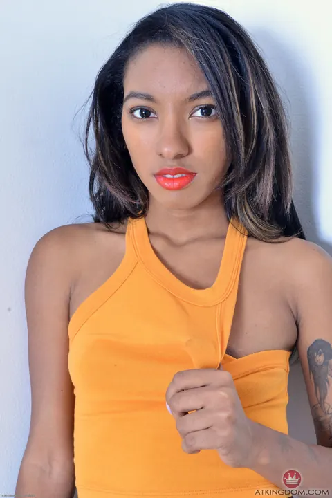 Raven Wylde: Slim Ebony Babe Removes Her Panties and Spreads Her Hairy Pussy – photo 1 of 20