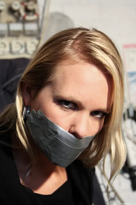 Natalie Visser: Bound Blonde Masturbates with a Dildo on a Chair – photo 11 of 17
