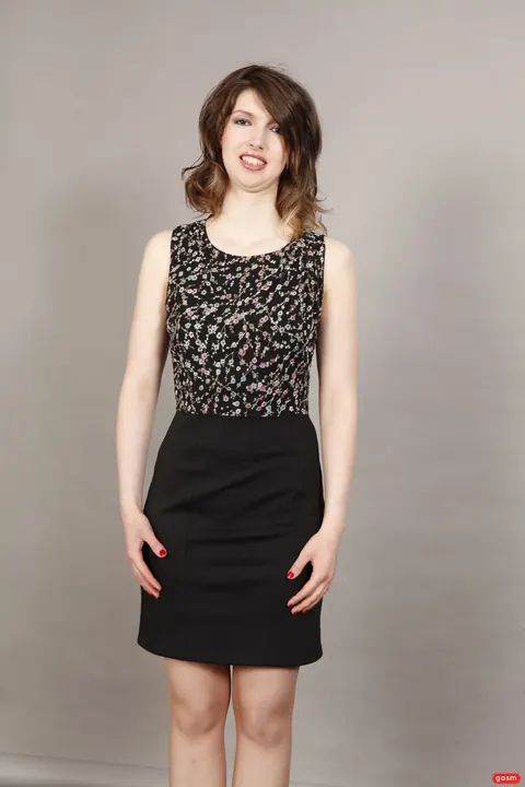 Susan Ayn: Tall Czech Brunette Models Her Outfit at a Casting – photo 7 of 15