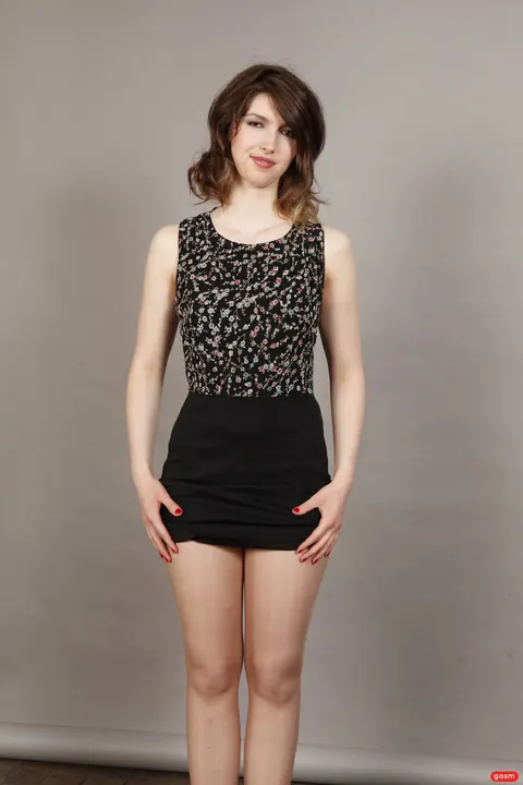Susan Ayn: Tall Czech Brunette Models Her Outfit at a Casting – photo 12 of 15