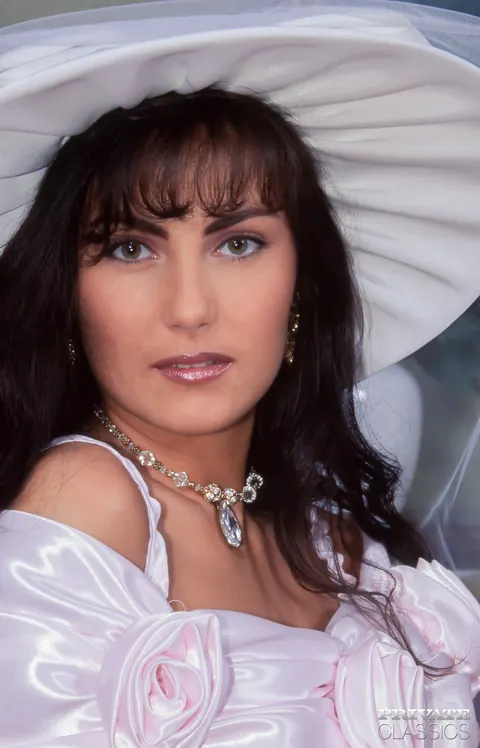 Anita Gyongy: Brunette MILF in Stockings Takes Anal – photo 1 of 12