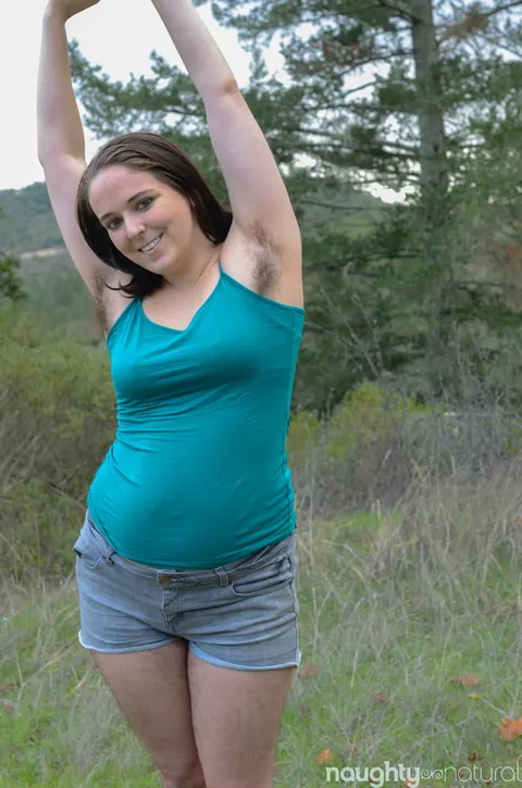 Harley Hex: BBW Strips Outdoors and Spreads Her Hairy Pussy – photo 3 of 21