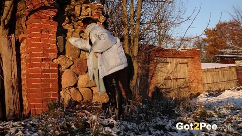 Thai Woman Squats and Spreads on Frozen Ground – photo 2 of 15