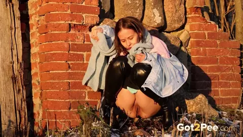 Thai Woman Squats and Spreads on Frozen Ground – photo 11 of 15
