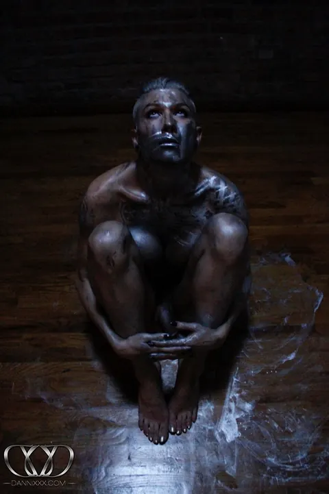 Trans Woman Oils Up Her Nude Body – photo 7 of 12