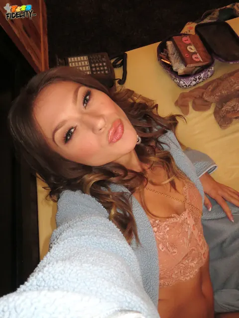 Callie Calypso: Brunette Poses Nude in a Car for Selfies – photo 15 of 18