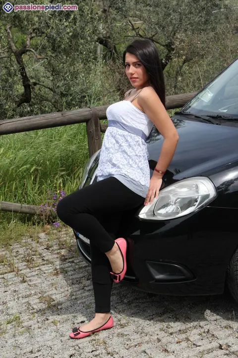 Brunette Slips Off Flats and Spreads Her Toes in the Car – photo 3 of 10