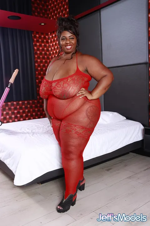 Busty Ebony MILF Rides a Dildo Machine in Pantyhose – photo 2 of 20