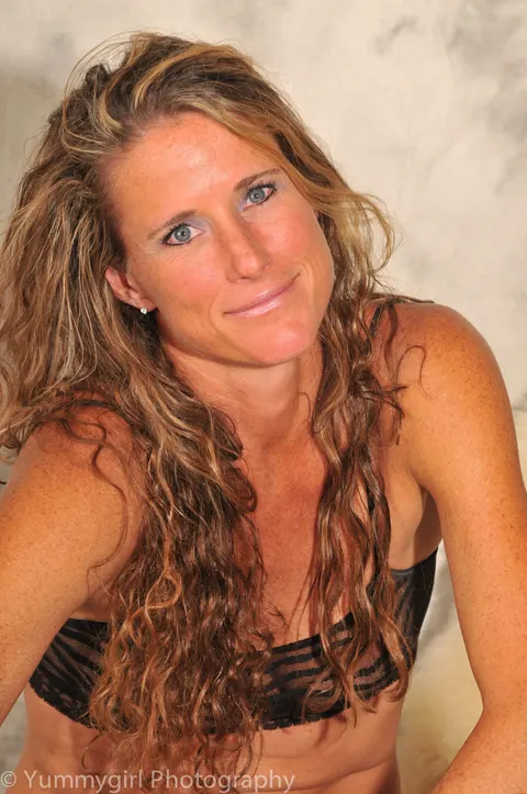Sofie Marie: Tall Mature Brunette Undresses and Shows Her Body – photo 11 of 15