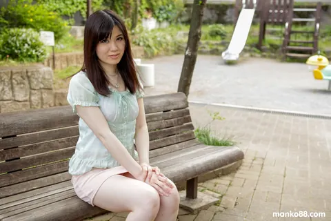 Japanese Woman Lets Stranger Finger Her Hairy Pussy – photo 6 of 21