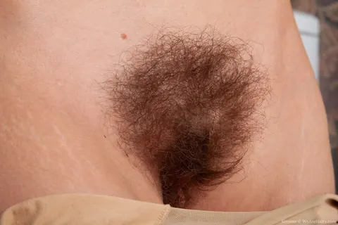 Simone Delilah: Hairy Latina MILF Strips by Laundry and Spreads Her Bush – photo 8 of 16