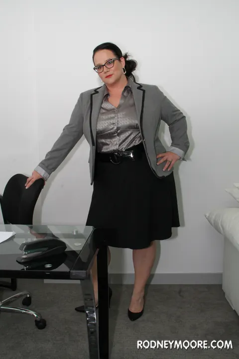 Jessica Lust: BBW Secretary in Glasses Strips to Panties in the Office – photo 1 of 20