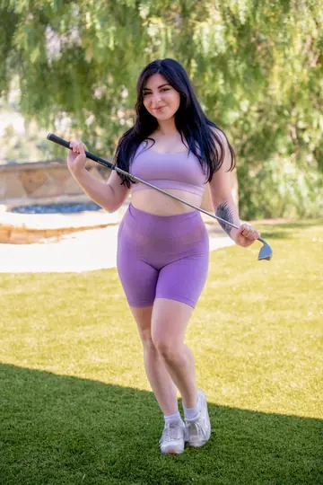 Keira Croft – Brunette in Spandex Shorts Over Yoga Pants Gets Fucked at the Gym