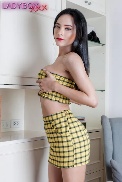 Asian Trans Woman Stands Nude and Reveals Her Cock – photo 1 of 16