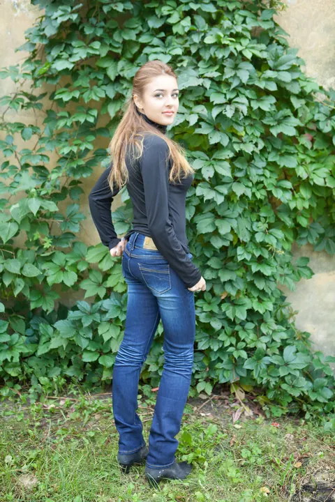 Adriana F: Redhead Pulls Her Panties Aside in Jeans Outdoors – photo 20 of 21