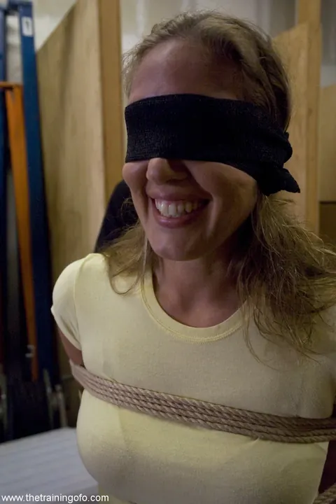 Jade Marxxx: Blonde MILF with Natural Tits Strips Out of Her Jeans for Bondage – photo 2 of 21
