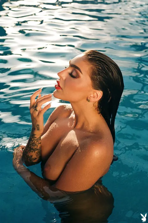 Amber Rose: Tall Busty Models Undress and Pose Nude in Separate Shoots – photo 11 of 20
