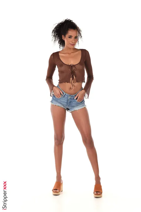 Mia Nix: Slim Latina in Jeans and Heels Strips to Panties – photo 1 of 15