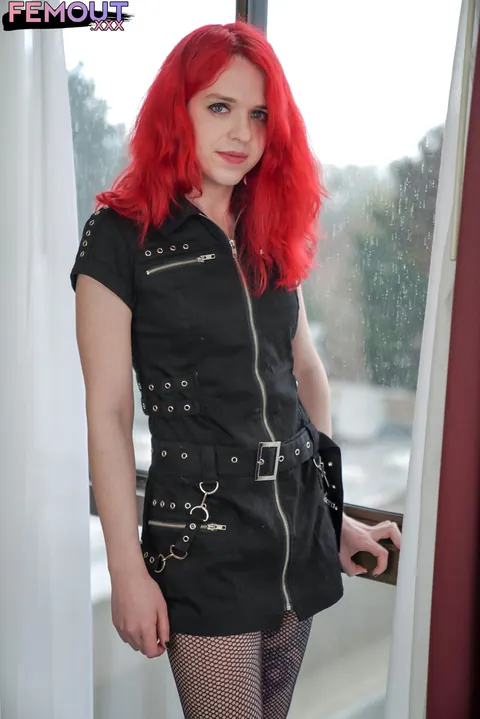 Redhead Trans Woman Stands Nude and Shows Her Body – photo 2 of 16