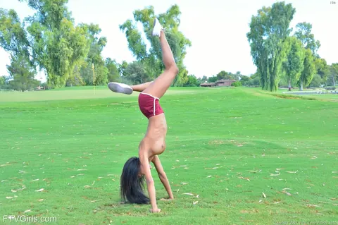 Nia Nacci: Slim Ebony Brunette with Big Natural Tits Exercises and Jogs Nude in Public – photo 10 of 15