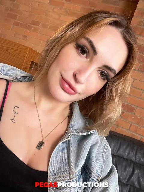 Nina Rox: Slim Blonde with Big Natural Tits Strips Off Her Lingerie for a Selfie – photo 15 of 20