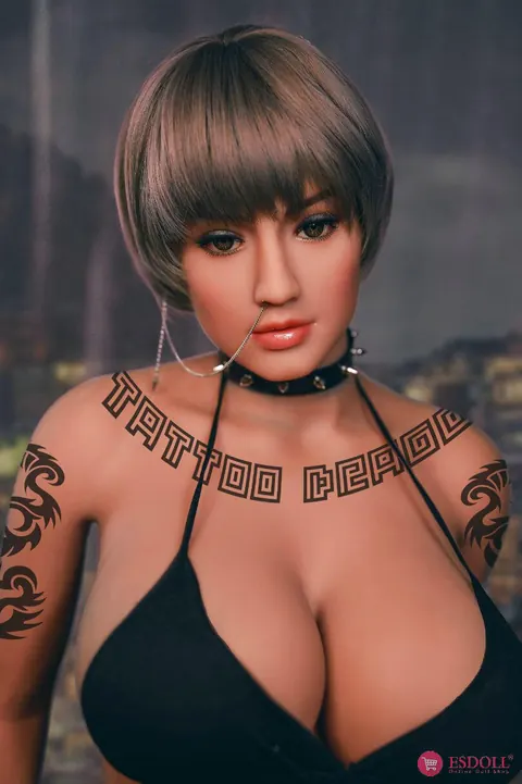 Busty Tattooed Woman Poses Nude Showing Her Ink – photo 3 of 9