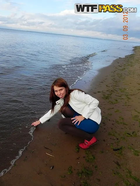 Redhead Pees in a Beach Car Park Then Fucks Outdoors – photo 8 of 16