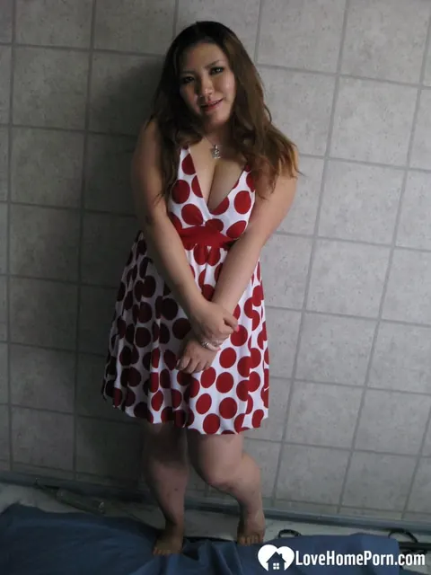 Asian BBW Bares Her Big Tits and Shaved Pussy – photo 15 of 20