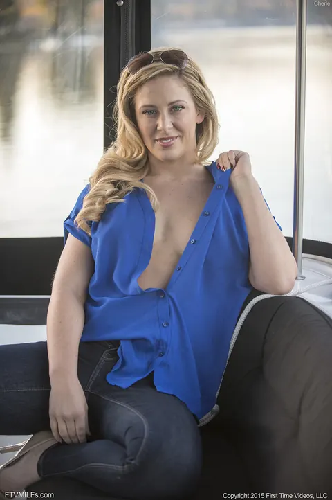 Cherie Deville: Busty Blonde MILF Spreads Her Legs on the Dock in High Heels – photo 15 of 20