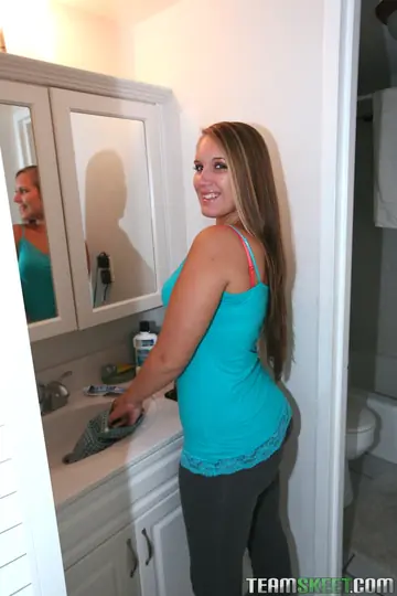 Nikki Stone – Brunette with Big Ass and Natural Tits Undresses and Spreads