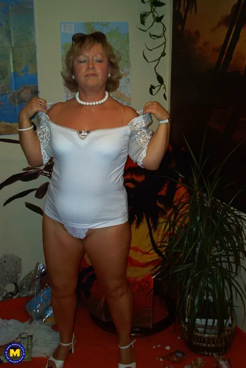 Curvy MILF Strips Out of Her Lingerie and Masturbates – photo 1 of 21