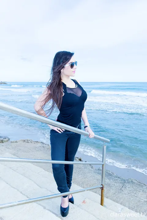 Clara Sweet: Brunette PAWG Poses in Jeans and Heels on the Beach – photo 6 of 15