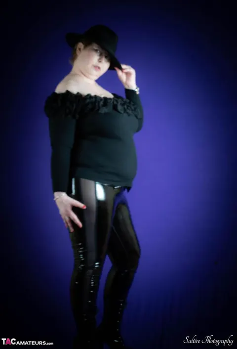 Posh Sophia: Blonde BBW in Latex and Boots Shows Her Big Natural Tits – photo 6 of 16