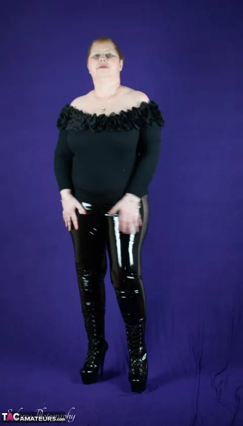 Posh Sophia: Blonde BBW in Latex and Boots Shows Her Big Natural Tits – photo 2 of 16