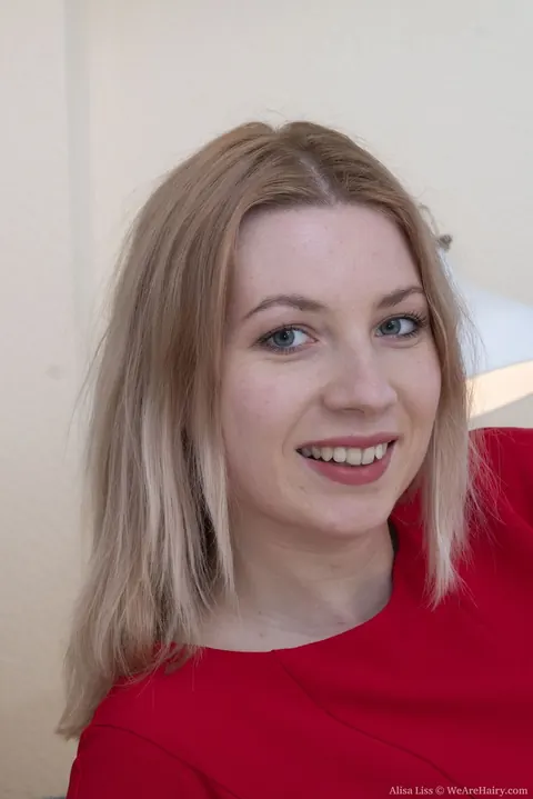 Alisa Liss: Thick Blonde Amateur Pulls Panties Aside and Fingers Her Hairy Pussy – photo 1 of 16