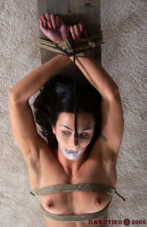 Wenona: Tall Brunette MILF in Bondage Sucks Cock and Gets Fucked – photo 4 of 15
