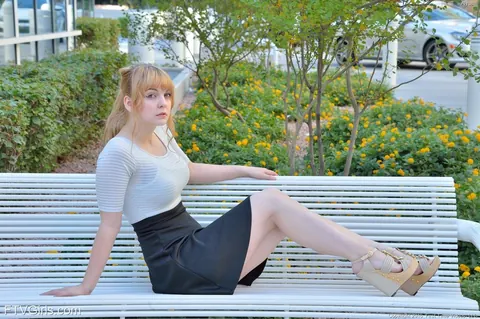 Alyssa Weiber: Blonde with Big Natural Tits Walks Naked Down the Street – photo 3 of 16
