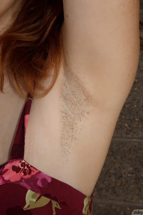 Kelsey Berneray: Redhead Flashes Her Big Natural Tits Outdoors in Glasses – photo 9 of 11